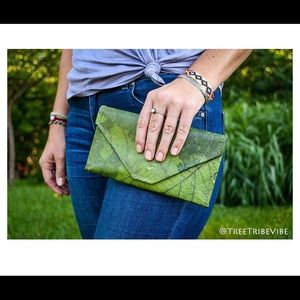 Tree tribe leaf leather wallet